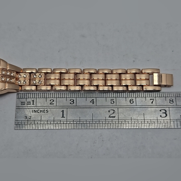 Womens Charter Club Rose Gold Tone Watch Crystals Rhinestones New Battery - Picture 7 of 9